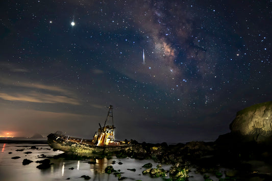 Shipwreck Under the Milkyway